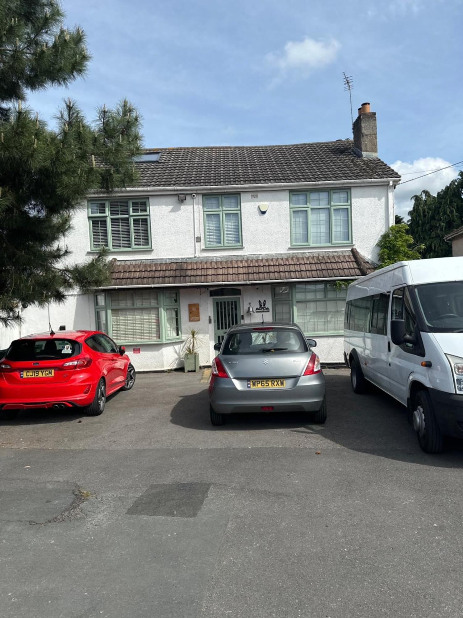 Hotel Barrs Court Beds Warmley Exterior foto